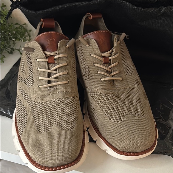 Men's Breeze Shoe/Sneaker 10.5 NEW - Picture 2 of 9
